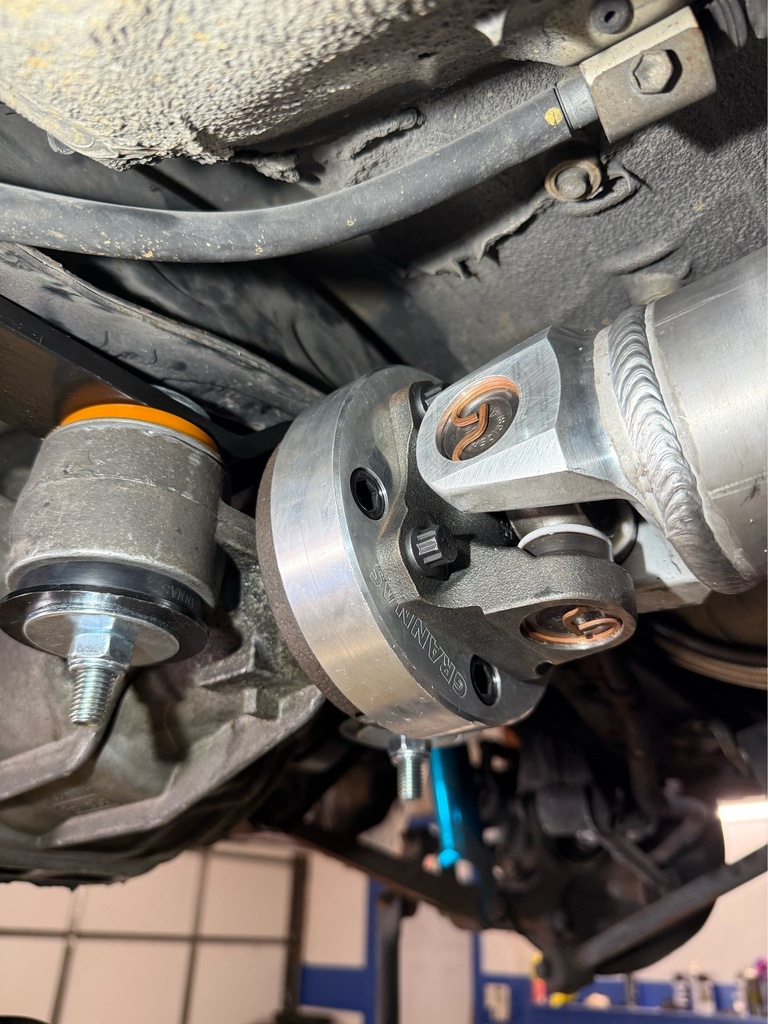 Billet Driveshaft Adapter Kit 1.25" thick Kit for 3.75" diameter 1350 4-bolt flange (8.8 swap adapter)