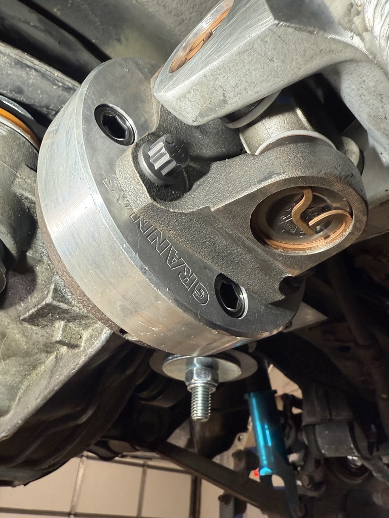 Billet Driveshaft Adapter Kit 1.25" thick Kit for 3.75" diameter 1350 4-bolt flange (8.8 swap adapter)